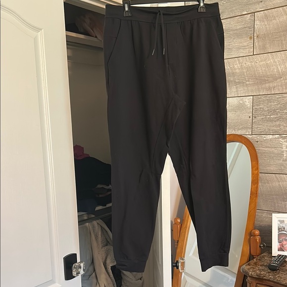 lululemon athletica Black Sweatpants with Elastic Waistband - Picture 1 of 3
